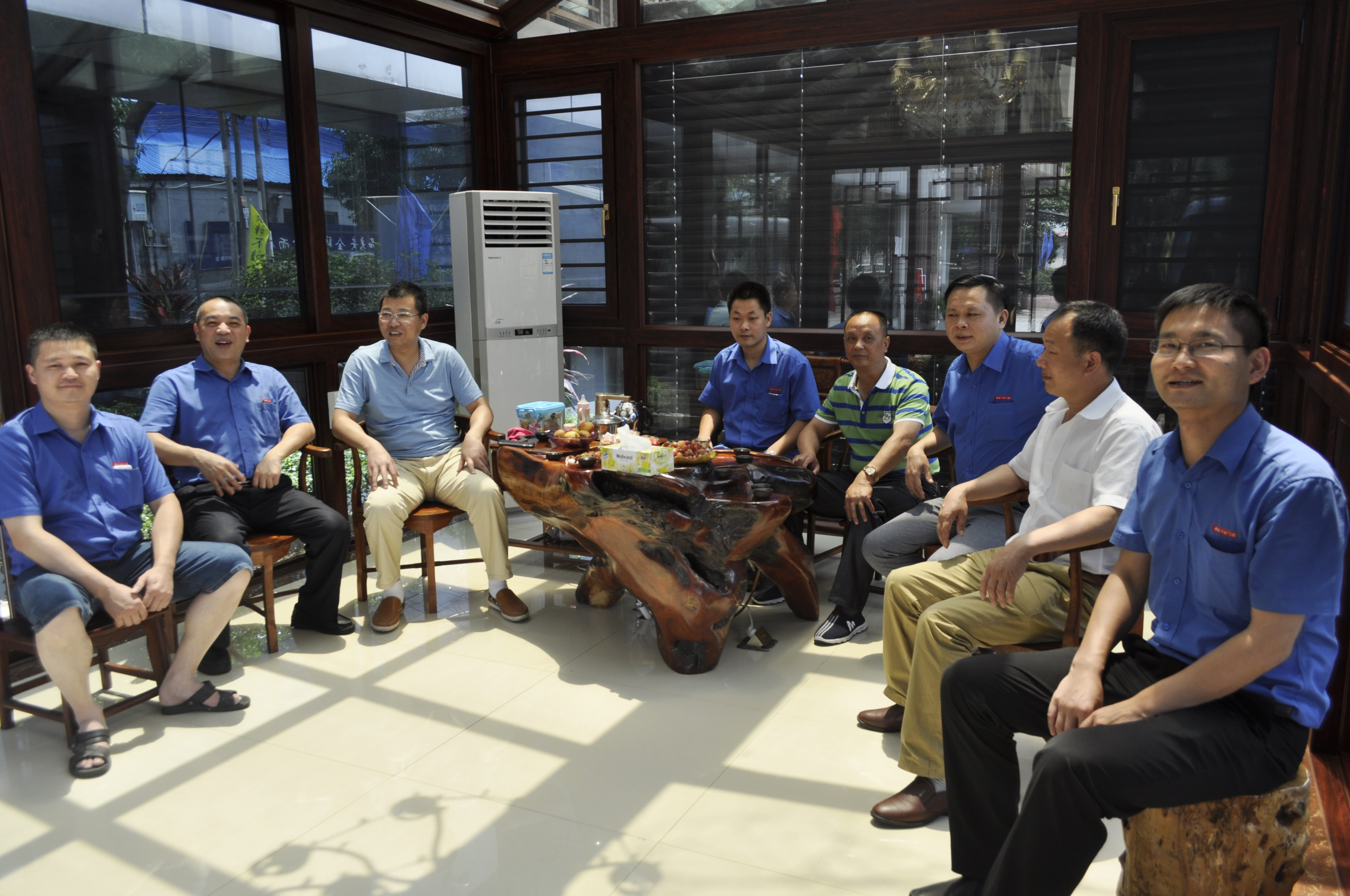 老賴不賴|奇績再現?郴州中藍科技控股石墨烯產業集群黎總蒞臨老賴不賴參觀調研