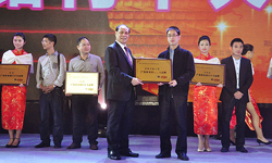 熱烈慶祝老賴(lài)不賴(lài)門(mén)窗榮獲“廣東居室鋁門(mén)十大品牌”